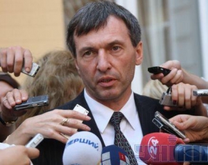 Бессмысленно дальше слушать дело - в нем нет доказательств виновности Тимошенко - адвокат