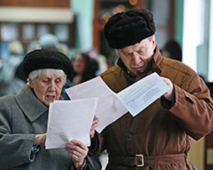 У Януковича немає іншого виходу, як підписати пенсійний закон - Таран