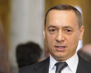 До Яценюка вже пішли 4 "нунсівця"