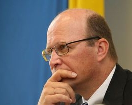 Оппозиция подаст в суд на Литвина за нарушение Конституции