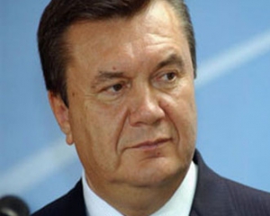 Янукович полетів до Бердимухамедова поговорити "віч-на-віч"