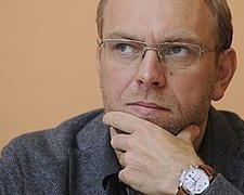 Власенко выступил против амнистии Тимошенко и Луценко