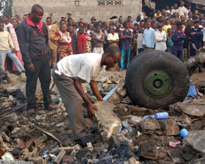В Анголі розбився військовий літак, 30 осіб загинули