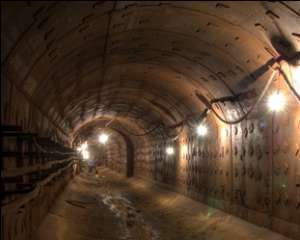 Порностудія почала будувати підземний бункер у випадку кінця світу в 2012 році