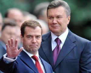 Янукович з&#039;їздить на день до Москви поговорити з Медведєвим