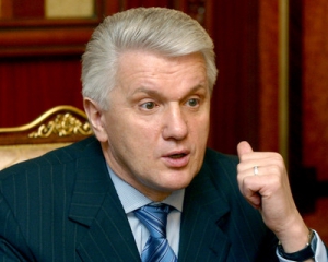 Литвин пригласил к себе нескольких чернобыльцев, окруживших Раду