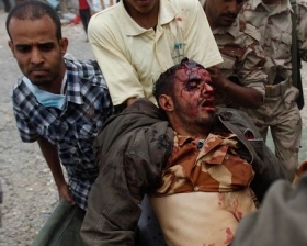 Власти Йемена обстреляли протестантов ракетами