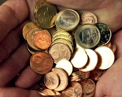 Євро подешевшав на 5 копійок, курс долара опустився на 1 копійку - міжбанк