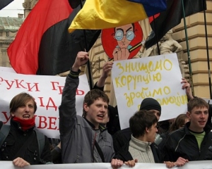 Милиция в центре Киева препятствует студентам сказать Табачнику "фе"