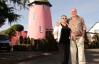 Британские супруги за 35 лет переделали мельницу на уютный дом