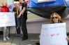 "Ой-ой-ой! Табачник - отстой!" - студенты под "Могилянкой" продолжают свои протесты