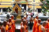 В Таиланде буддистские монахи "разбирались" за территорию