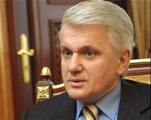 Литвин обіцяє не зменшувати соцвиплати у 2012 році