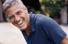 Брэд Питт подарил Клуни подписку на журнал для пенсионеров