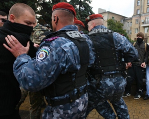 В Умані активістів "Свободи" побили і повезли в СІЗО