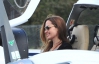 Анджелина Джоли учит своего сына управлять самолетом