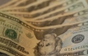 Доллар дешевеет к большинству валют на фоне подъема фондовых рынков