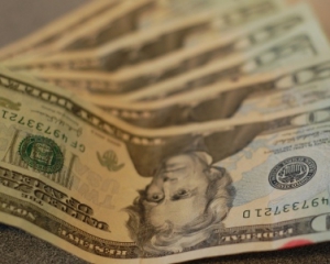 Долар дешевшає до більшості валют на тлі підйому фондових ринків