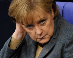 Меркель хочет поговорить с Януковичем о Тимошенко