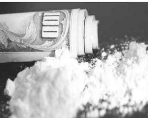 Два українських наркокур&#039;єра провезли в шлунках майже кілограм кокаїну