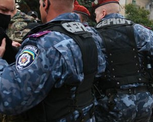 Вболівальників охоронятиме "Беркут" і "Грифон"