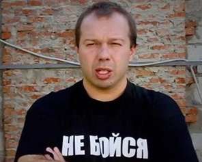 Олейников заявил, что планирует печатать дальше &quot;радостные&quot; футболки
