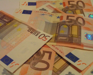 Курс євро ледь росте, але інвестори не вірять у перспективи єдиної валюти