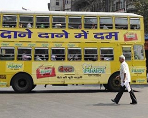 Розлючений індієць на автобусі розчавив натовп туристів