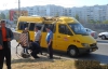 В Севастополе стрела автокрана упала на маршрутку: пострадала беременная