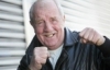 73-річний боксер побився з вісьмома злочинцями