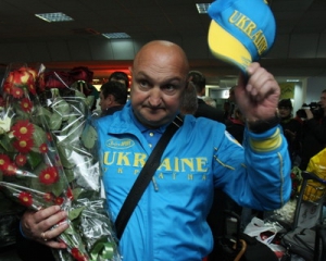 Украинские боксеры-триумфаторы ЧМ-2011 вынудили тренера сбрить усы