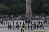 Перед памятником Ивану Франко во Львове появились солнце, инь-янь и часы