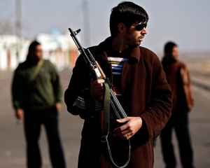 В Триполи 200 боевиков напали на мечеть и разграбили гробницы имамов