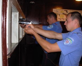 Милиционеры после дозы виски стреляли во владельца житомирского кафе
