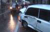 В Киеве внедорожник разбил перед светофором две легковушки