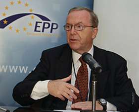 Президент ЄНП хоче зупинити переговори з Україною щодо асоціації з ЄС