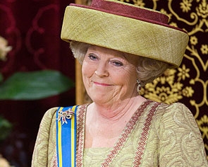 Королева Нидерландов уплатит налоги за свои дворцы