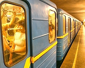 Киевляне сегодня в час пик застряли в метро