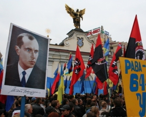 Націоналісти прямують до Алеї слави для встановлення символічного пам&#039;ятника Мазепі