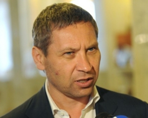 "Регіонал" нарозповідав, як зростуть пенсії та зарплати українців