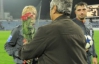 Луческу подарил цветы арбитру Наталье Рачинской