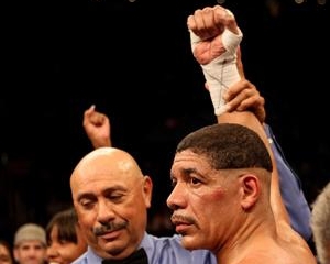 Американский боксер выиграл бой после 26 лет тюрьмы