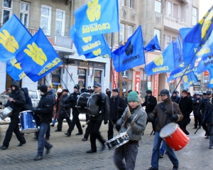 У Тягнибока заявили, що його електорат з Тимошенко не перетинається