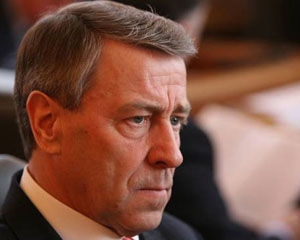 "Бютовцы" сняли осаду с трибуны и собрали подписи о роспуске парламента