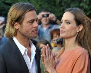 Анджелина Джоли пишет Брэду Питту записки с указаниями