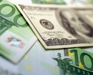 В Украине евро подорожал на 12 копеек, за доллар дают около 8 гривен