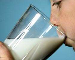 Щодня треба випивати склянку молока та настою шипшини