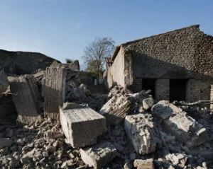 Через проливні дощі обвалилася стіна в Помпеях
