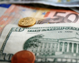 В Украине немного подорожал доллар, курс евро поднялся на 5 копеек