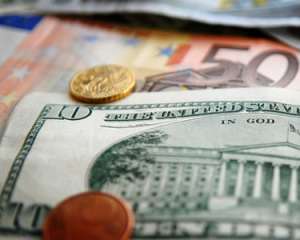 В Украине немного подорожал доллар, курс евро поднялся на 5 копеек